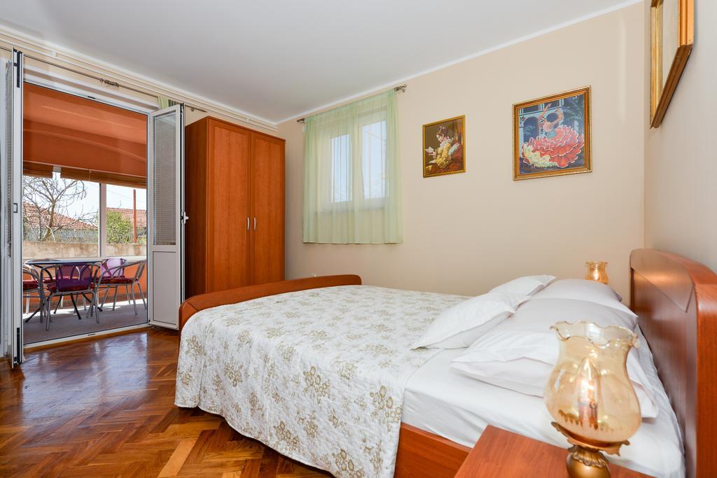Apartments Manuela Zara Esterno foto