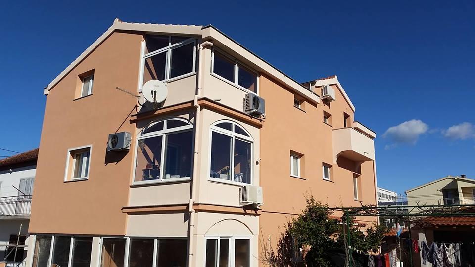 Apartments Manuela Zara Esterno foto